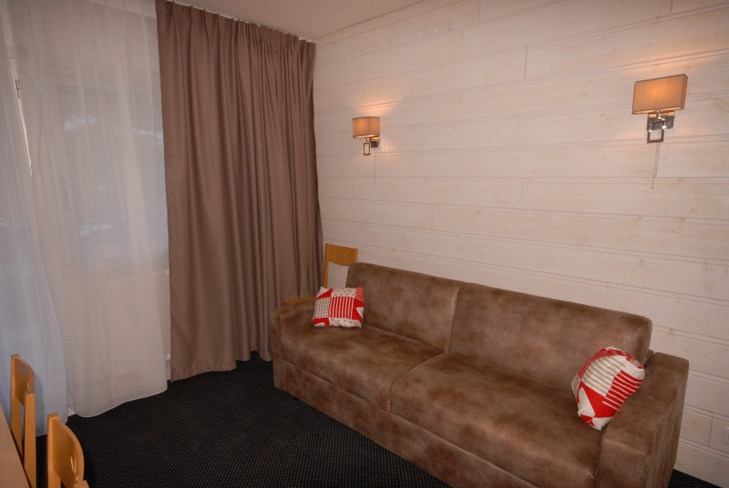 _lv_images__lot_0000000246_04_289886