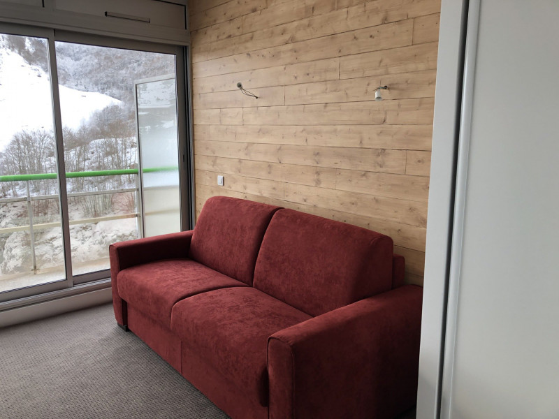 _lv_images__lot_0000000257_04_289968