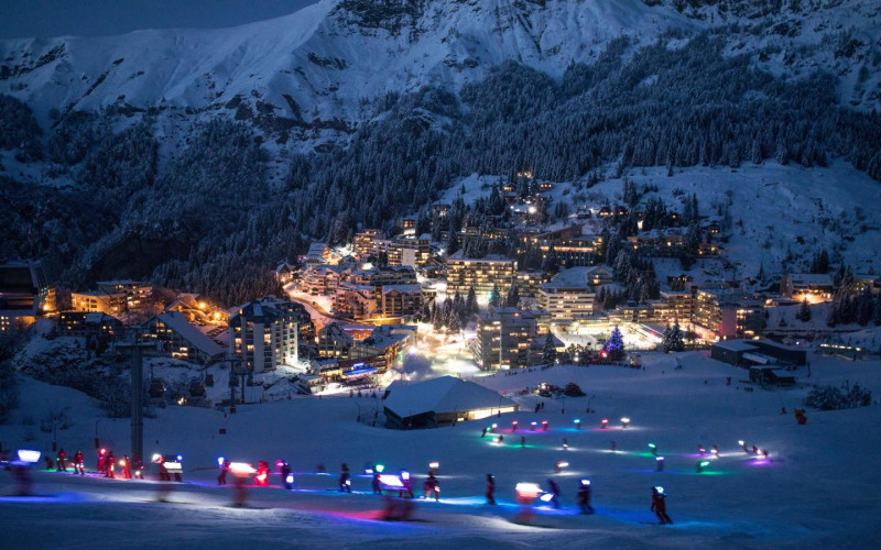 descente-aux-flambeaux©esf-gourette-1440x900