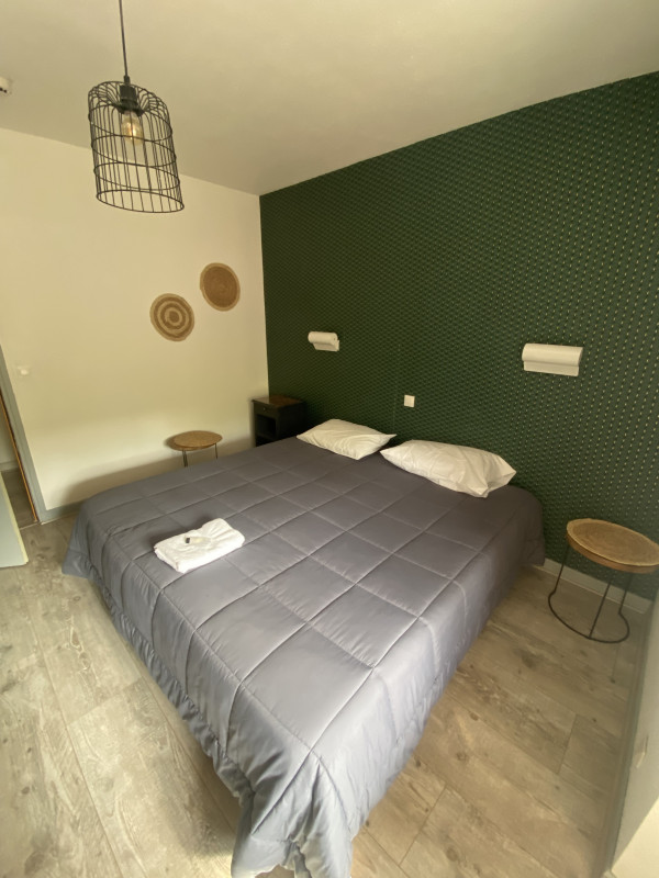 img-0139-280677 img-0139-280677