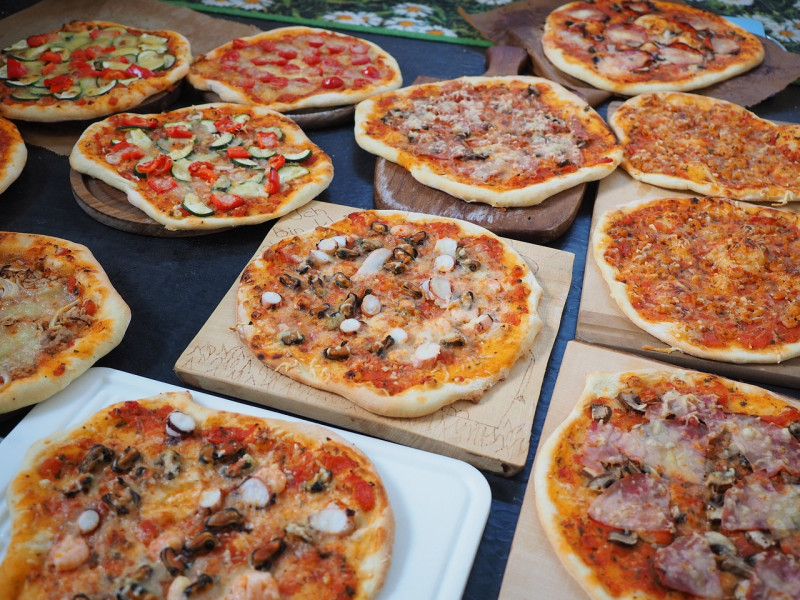 pizzas-2119638_1280