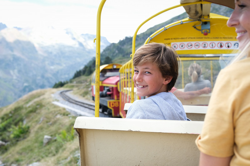 train-artouste-enfants1-1duvetpour2-267173 train-artouste-enfants1-1duvetpour2-267173